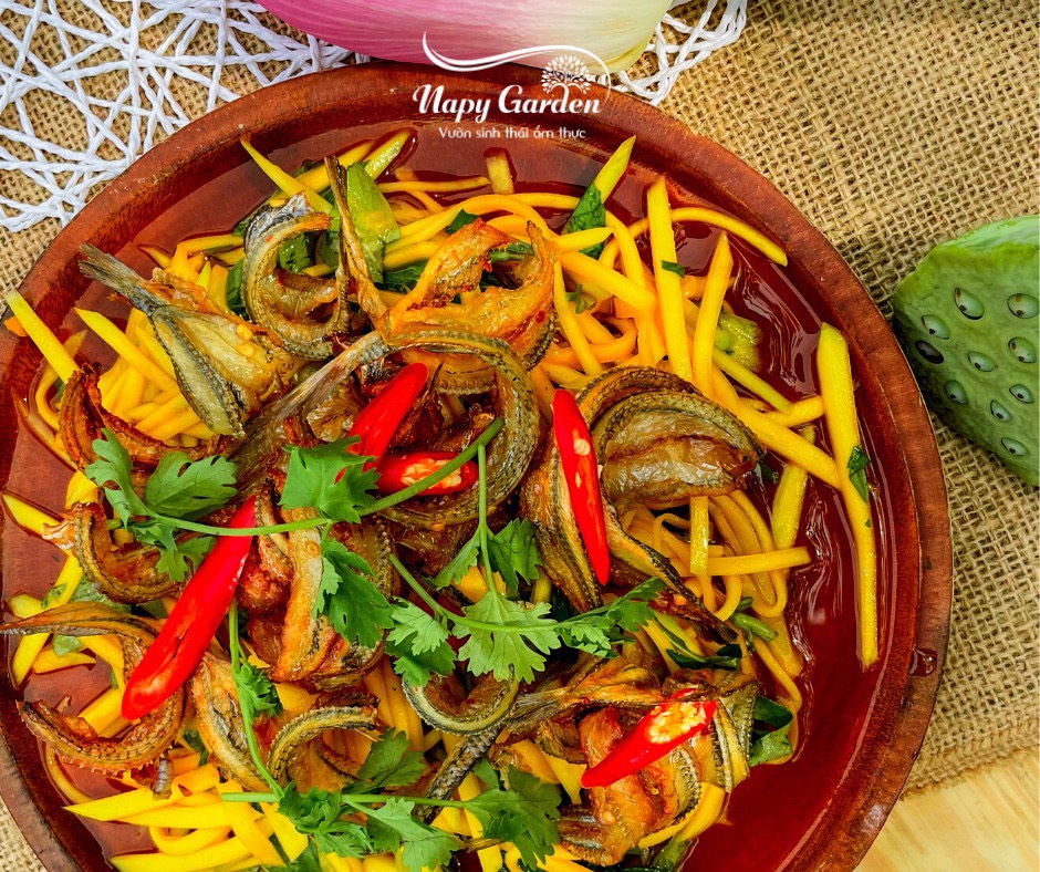 Gỏi xoài khô cá kìm Hồ Trị An
